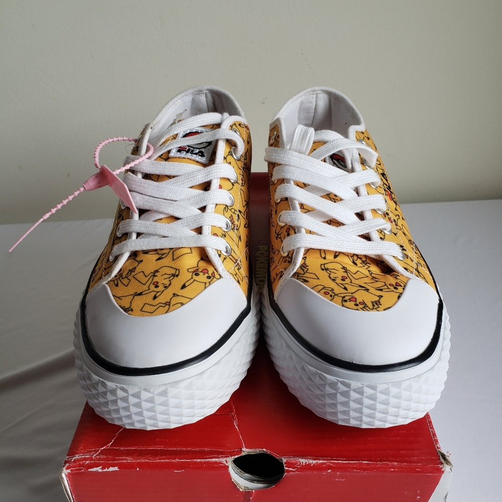 Pokémon x Fila Classic kicks B. Size M8.5. "S.Korea exclusive" sneakers - Picture 2 of 9